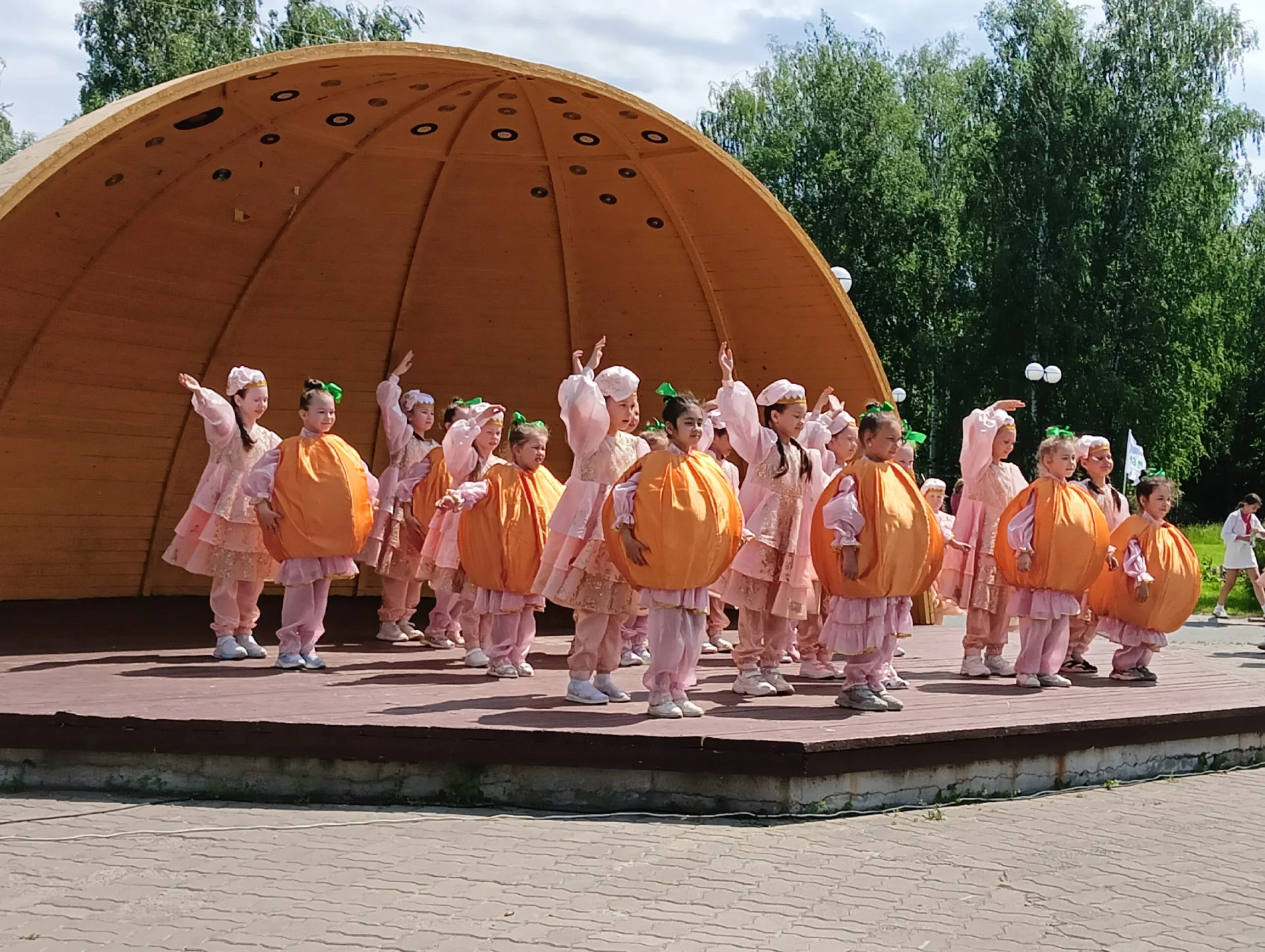 "Россия - мы дети твои!"