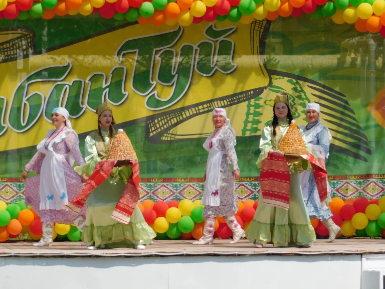 «Пой и танцуй, наш Сабантуй»