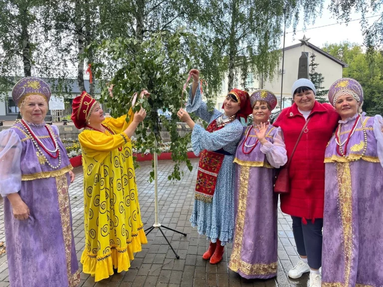 “День хороводов Мира”
