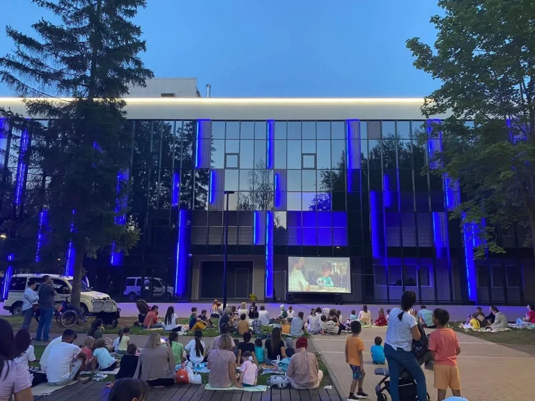 Кино под открытым небом