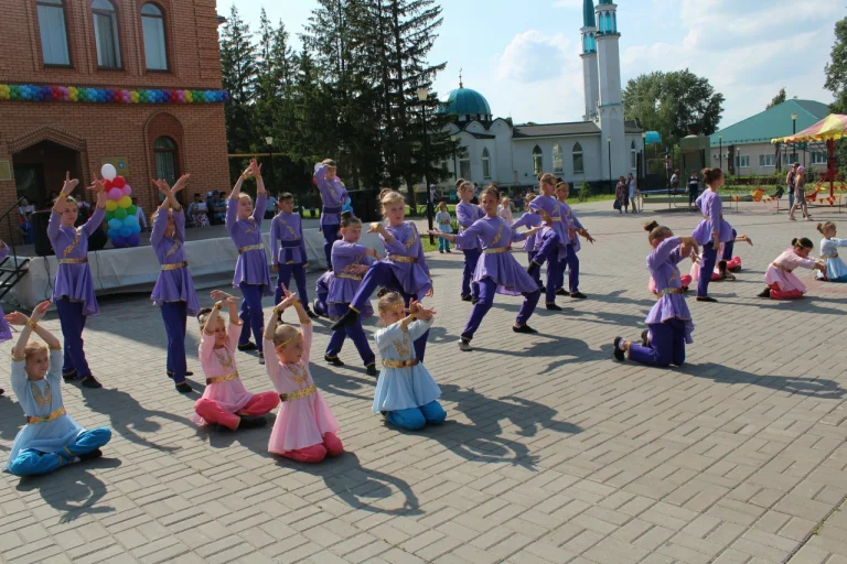 Яркие краски детства