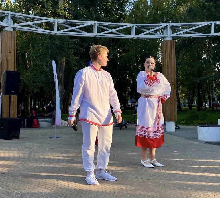 Праздничная программа «Здесь Родины моей начало», посвященная  Дню России