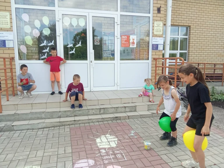 Игровая программа "Детство - это радость"