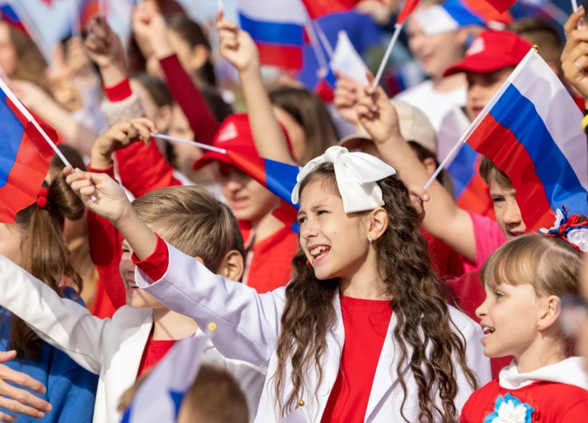 Безсен патриотлар, биз Россия балаларыбыз!