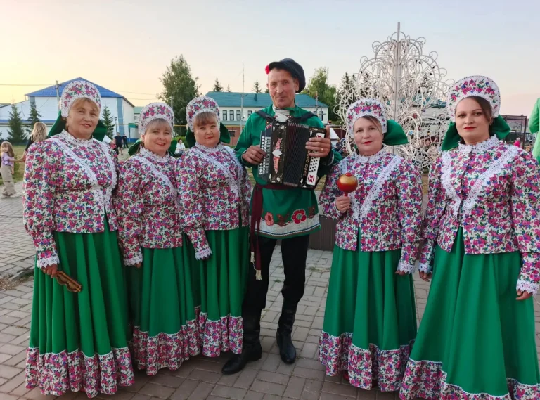 "Живи, село родное!"