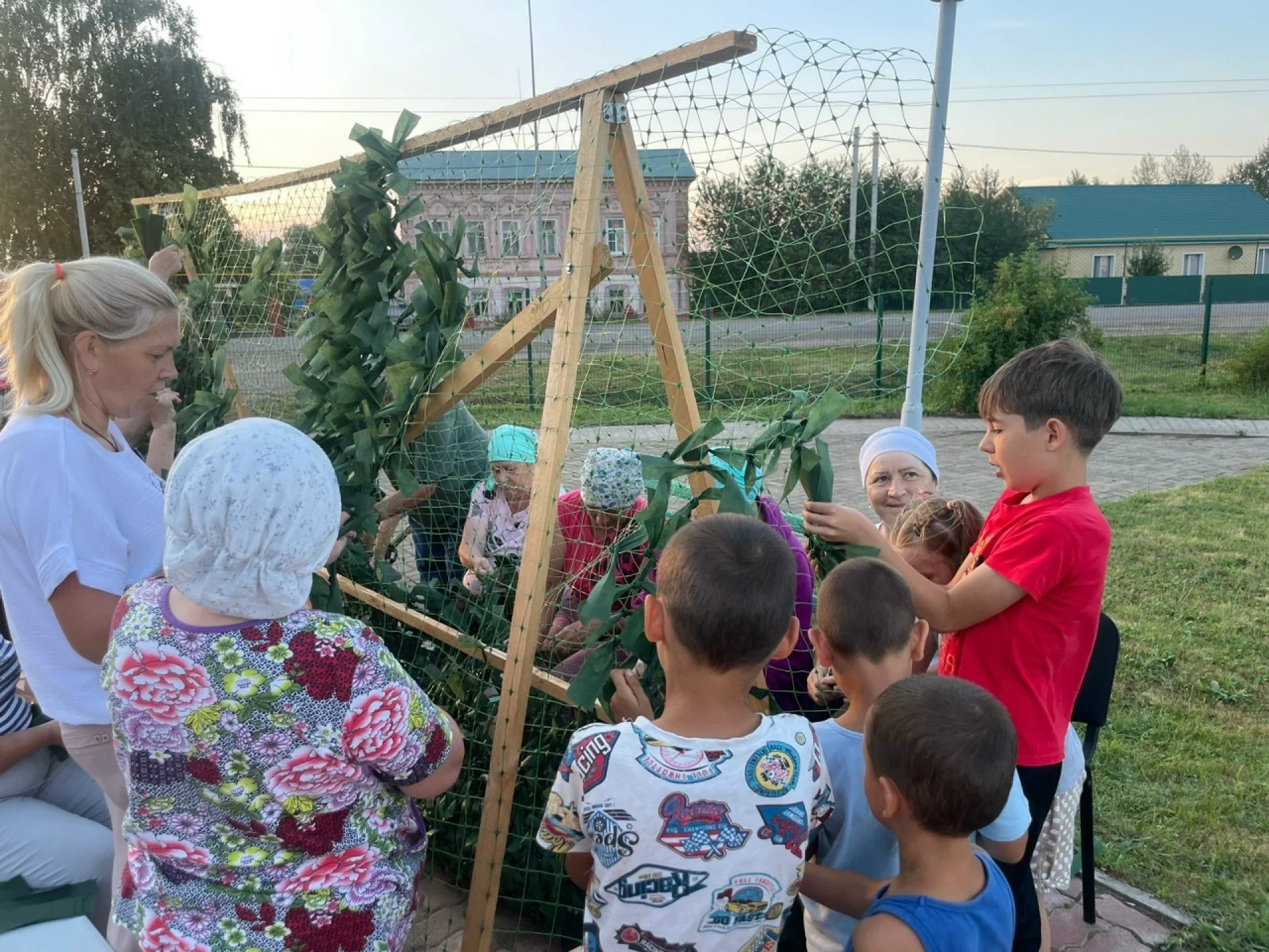 Плетение маскировочных сетей