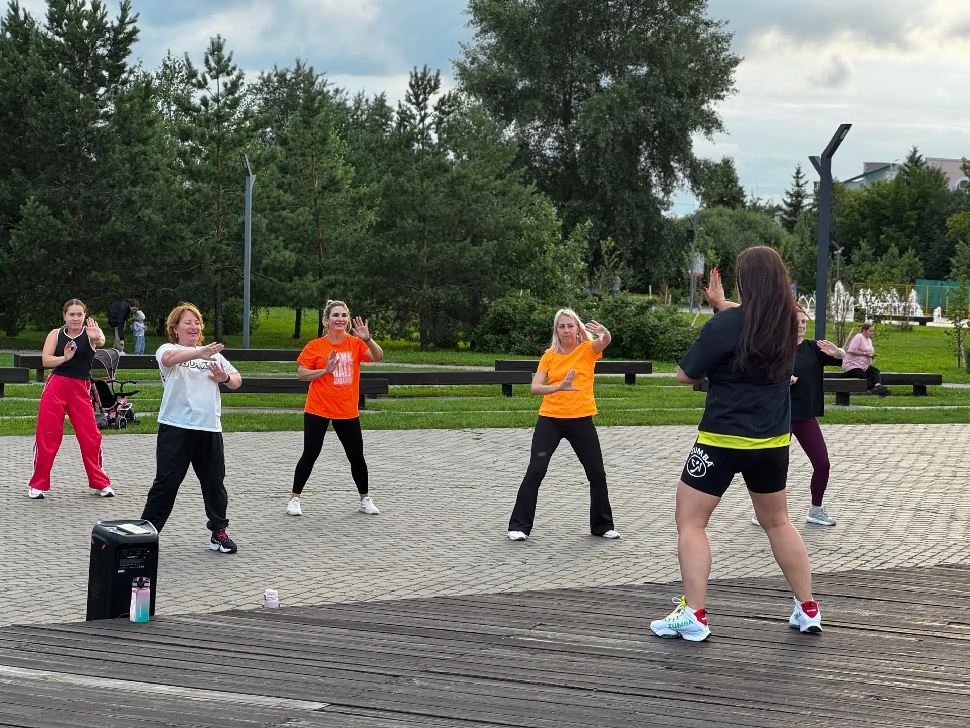 Zumba fitness программасы буенча Өләмова Яна белән тренировка