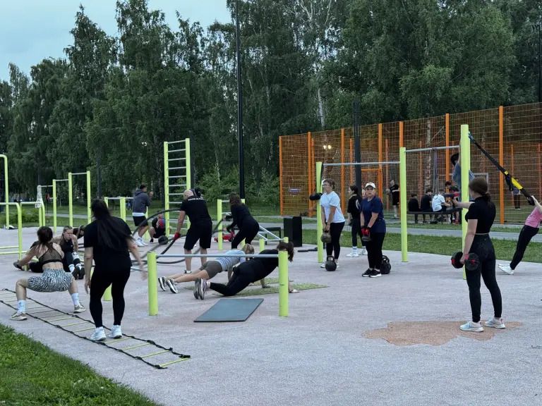 Фитнес в парках. Круговая тренировка с Дмитрием Науменко