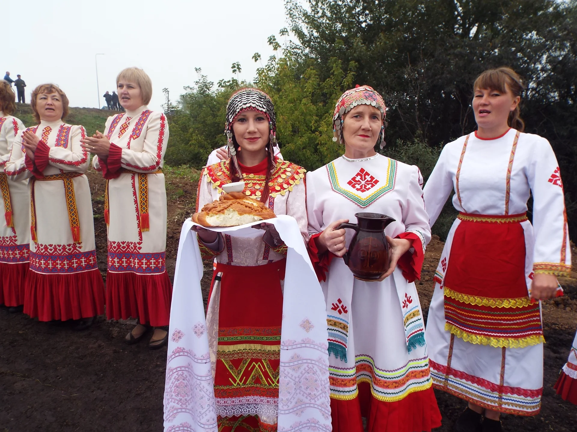 Праздничное мероприятие "День семьи,любви и верности"