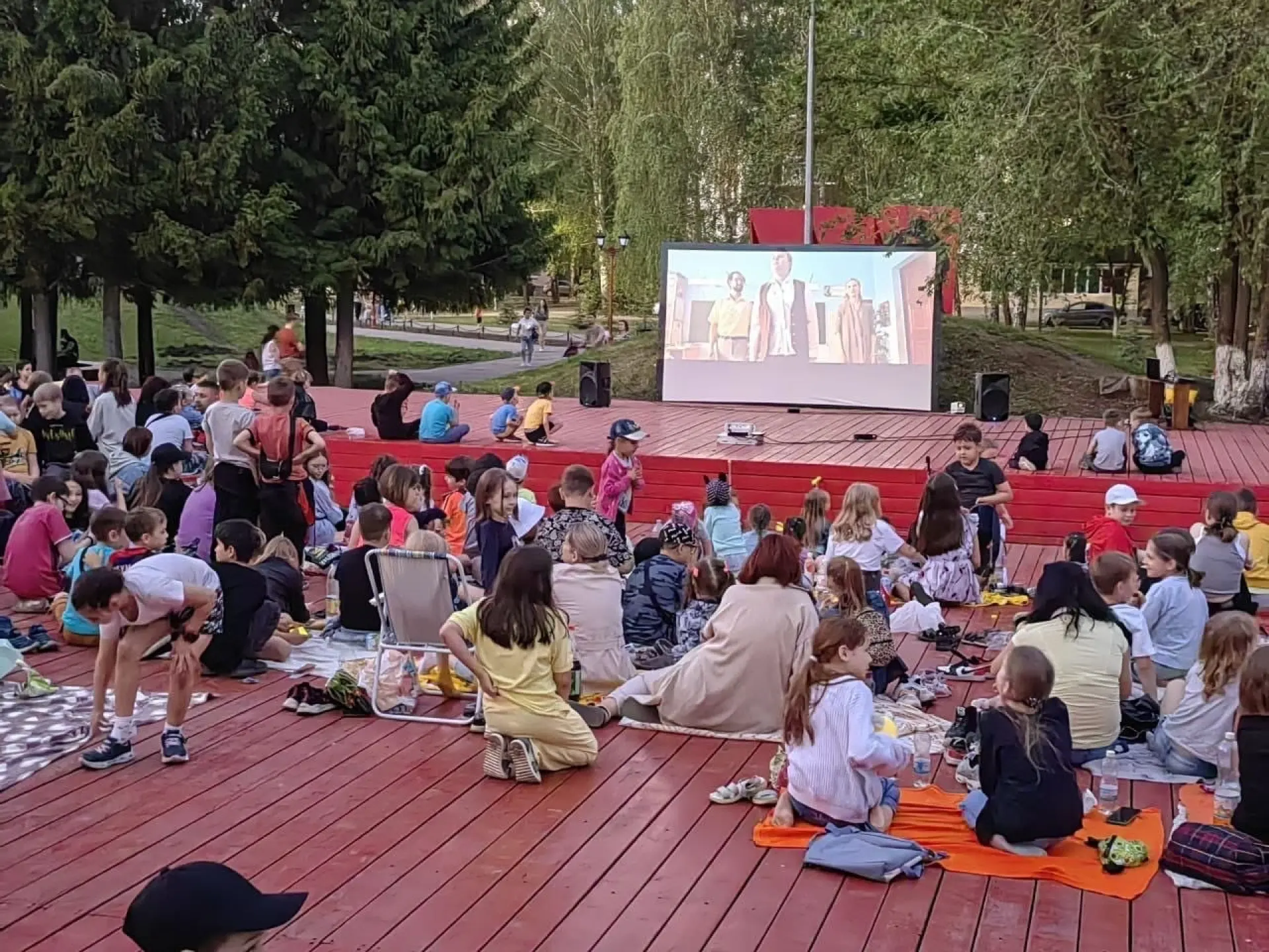 Кино под открытым небом (б.Шишкинский)