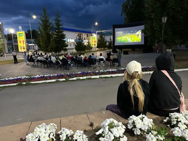 Кинопоказ под открытым небом