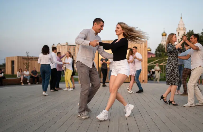 Все на улицу! Танцуем вместе!