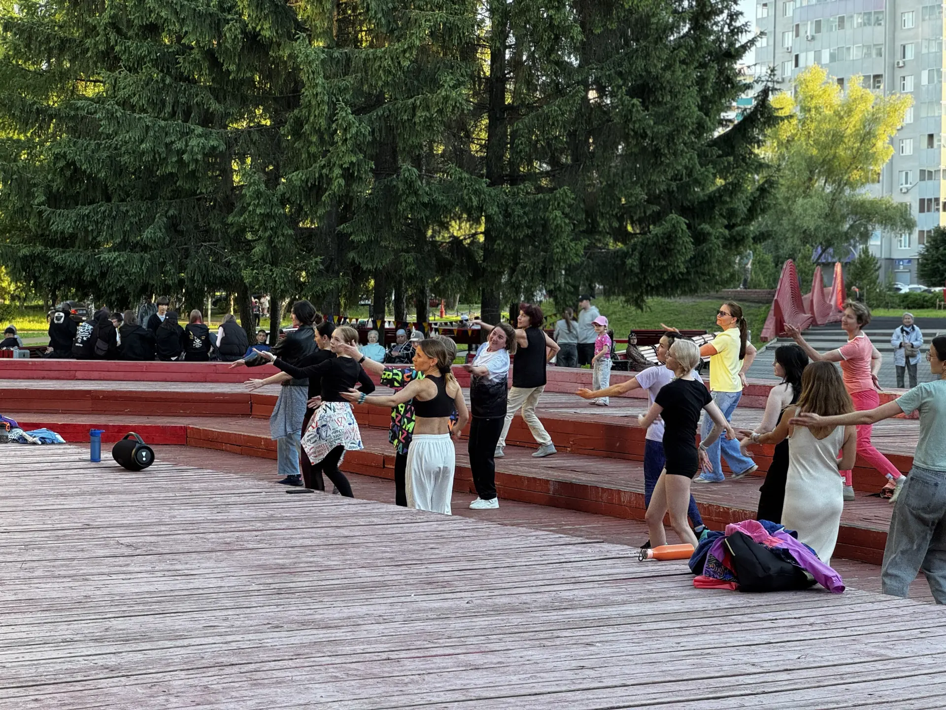 Тренировка по программе Zumba fitness с Олимовой Яной