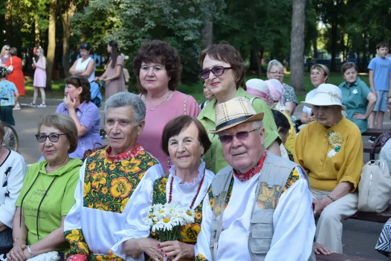 «Теплоходный гудок разбудил городок»