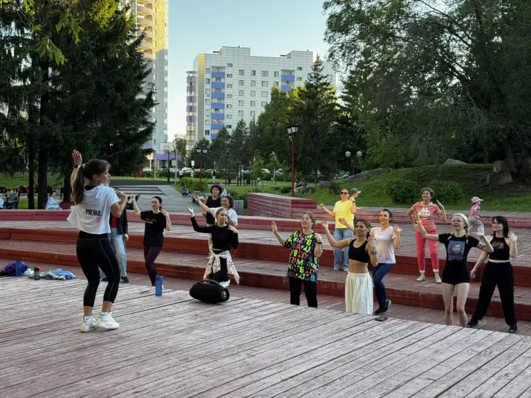 Zumba fitness белән Олимова Яна белгече тренировка