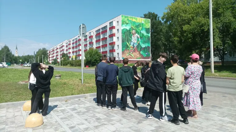 Экскурсия «Зашифрованный фасад: орнаменты и символы Нижнекамска»
