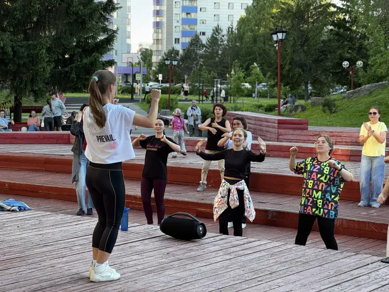 Тренировка по программе Zumba fitness