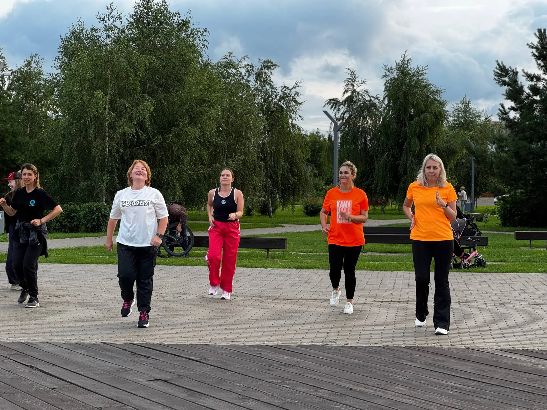 Тренировка по программе Zumba fitness с Олимовой Яной