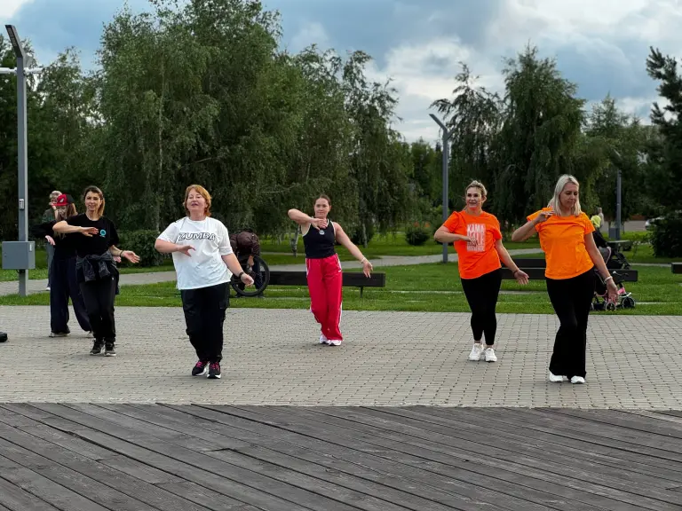 Тренировка по программе Zumba fitness с Олимовой Яной