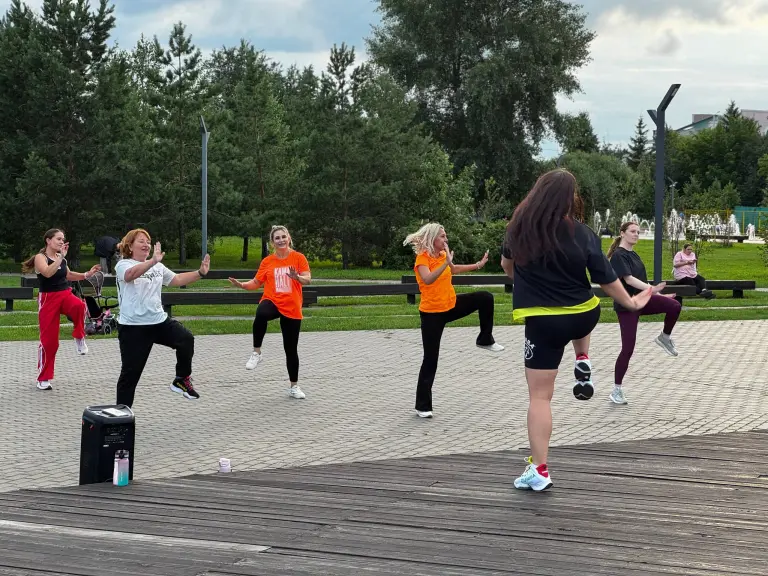 Тренировка по программе Zumba fitness с Олимовой Яной
