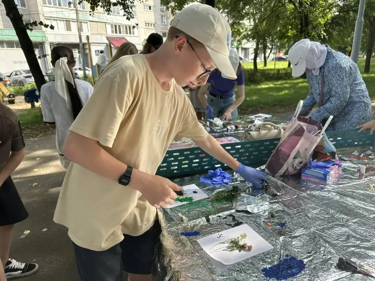 Мастер-класс по ИЗО «Цвета России»
