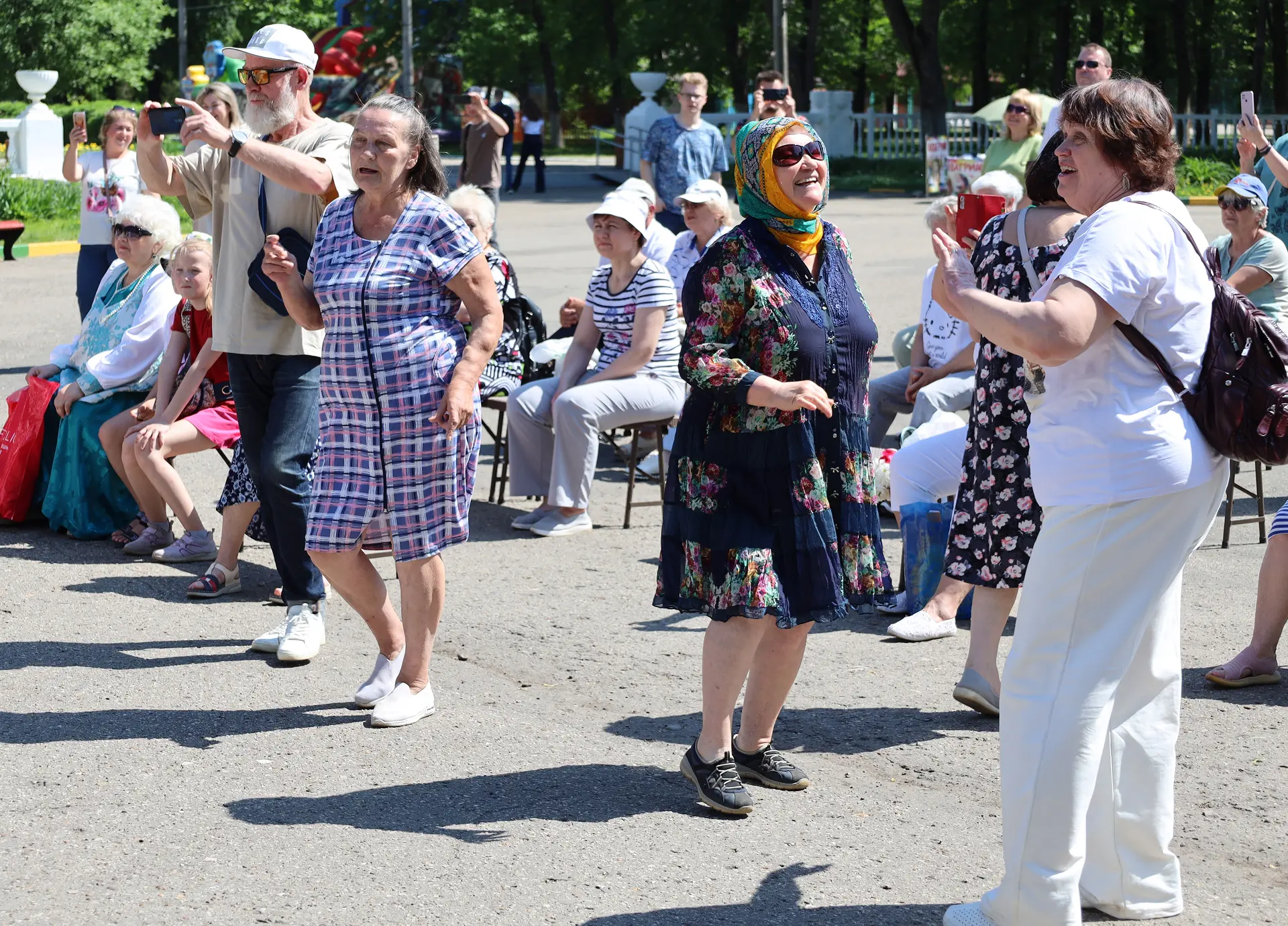Танцы в парке с ВИА «Союз»