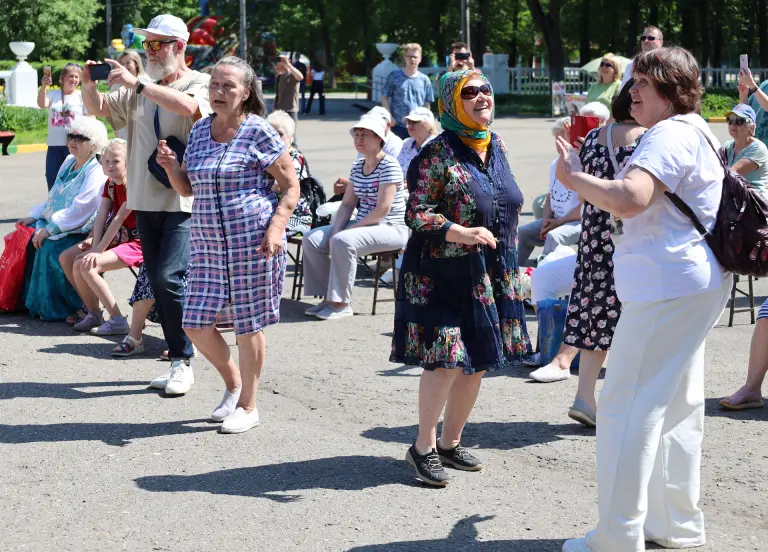 Танцы в парке с ВИА «Союз»