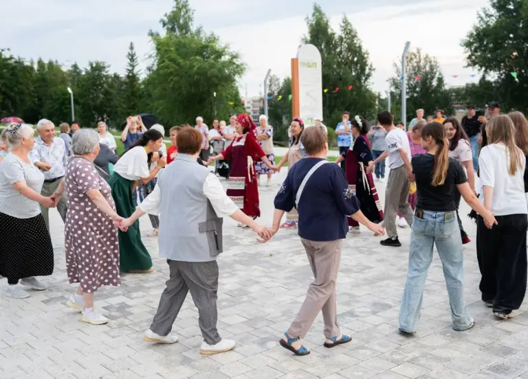 Хоровод дружбы: объединяем сердца!