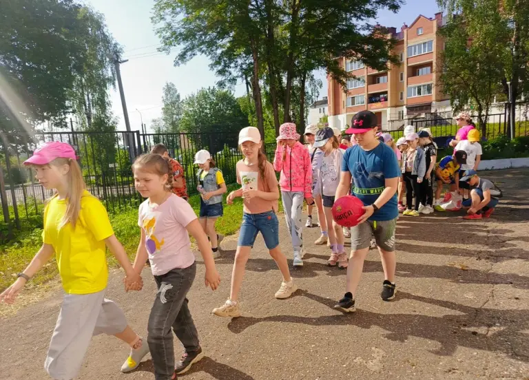 Веселая тропинка