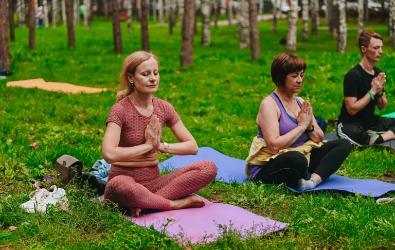 Спорт мәйданчыклары буяу мавыгу. Сәламәт арка.