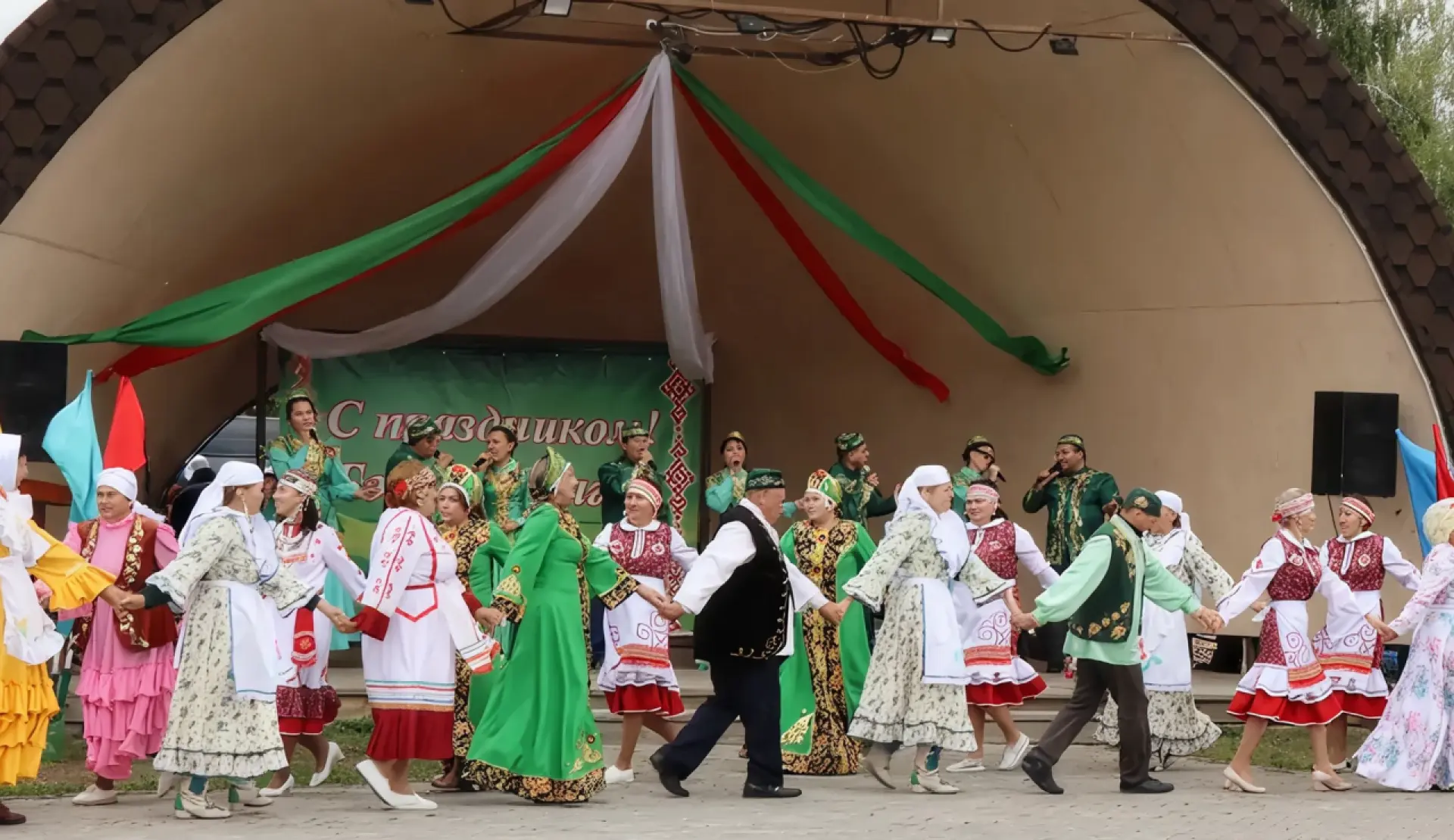 Республика көненә багышланган «Дуслык веногы» район фестивале