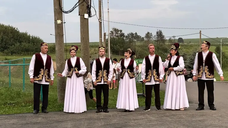 Летние вечера «Посиделки на скамейке»