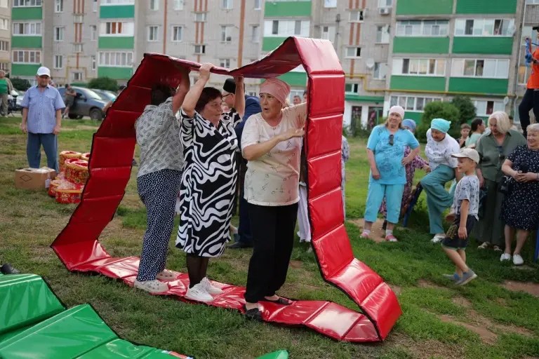 Летние вечера «Посиделки на скамейке»