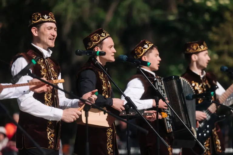 «Посиделки на скамейке»