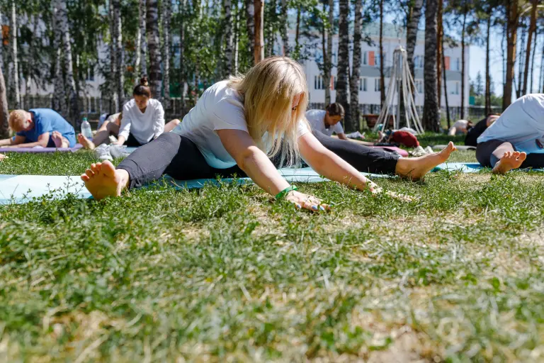 Спортивный парковый сезон. Растяжка
