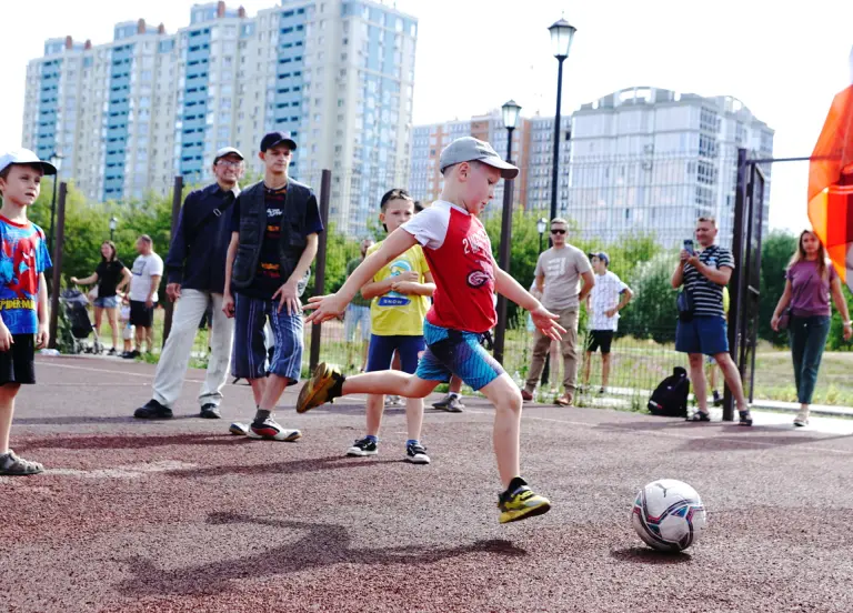 Соревнования по футболу