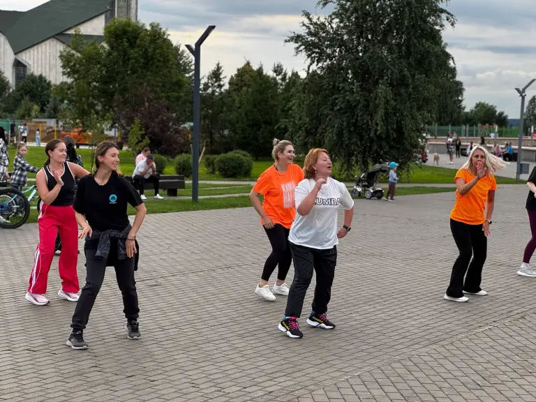 Тренировка по программе Zumba fitness с Олимовой Яной