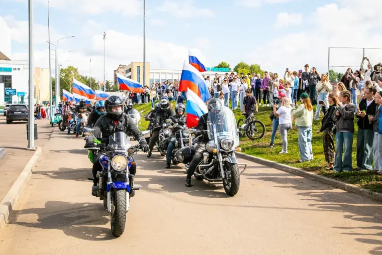 «Я поднимаю свой флаг, флаг моей страны!»