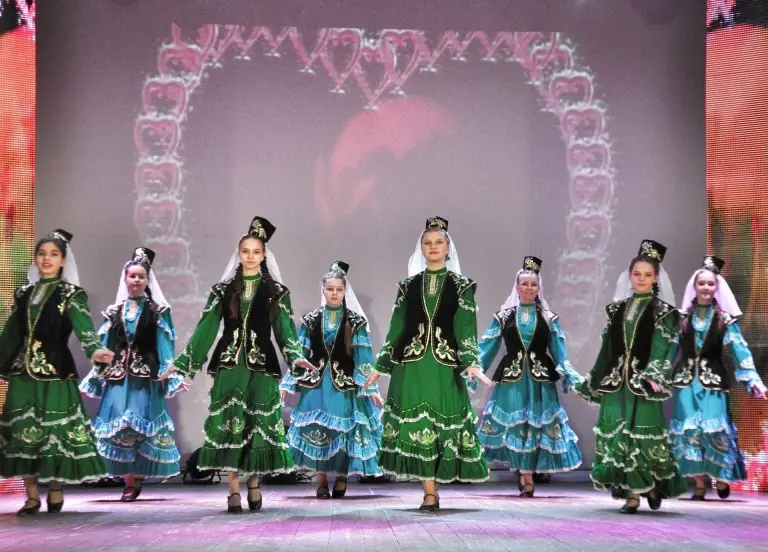 Безнең яшьләр