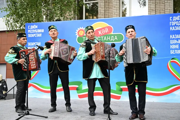Шәһәр һәм республика көненә багышланган зур бәйрәм концерты