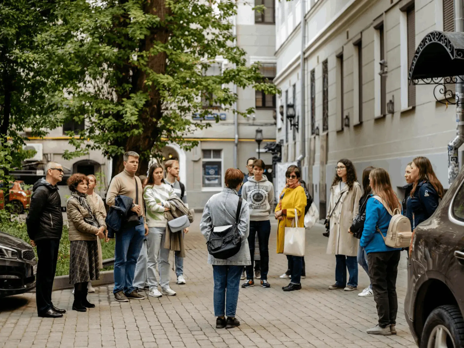 Пешеходная экскурсия по улице Центральной