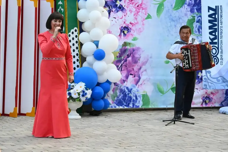 Славим возраст золотой